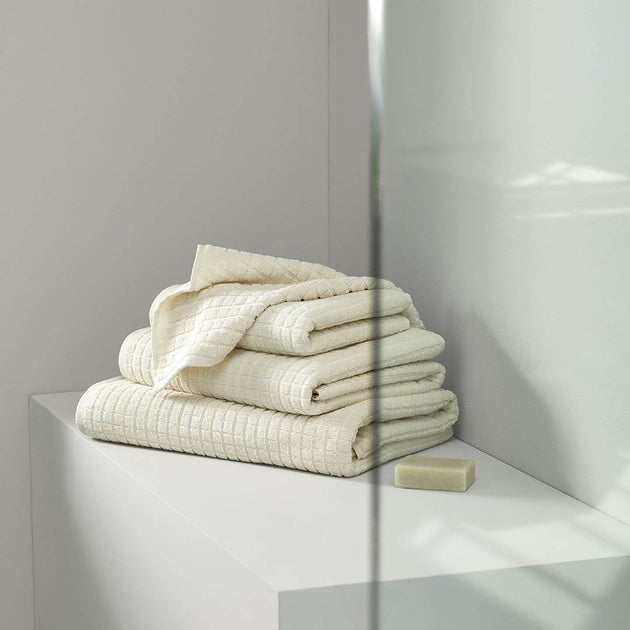 http://donegood.co/cdn/shop/products/cotton-hemp-towels_color_cream_03_1200x630.jpg?v=1668614228