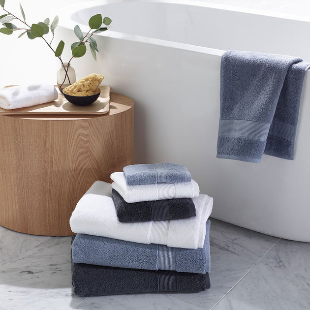 Under The Canopy Signature Organic Cotton Towel, signature_Silver / Bath Towel Bath Towel signature_Silver