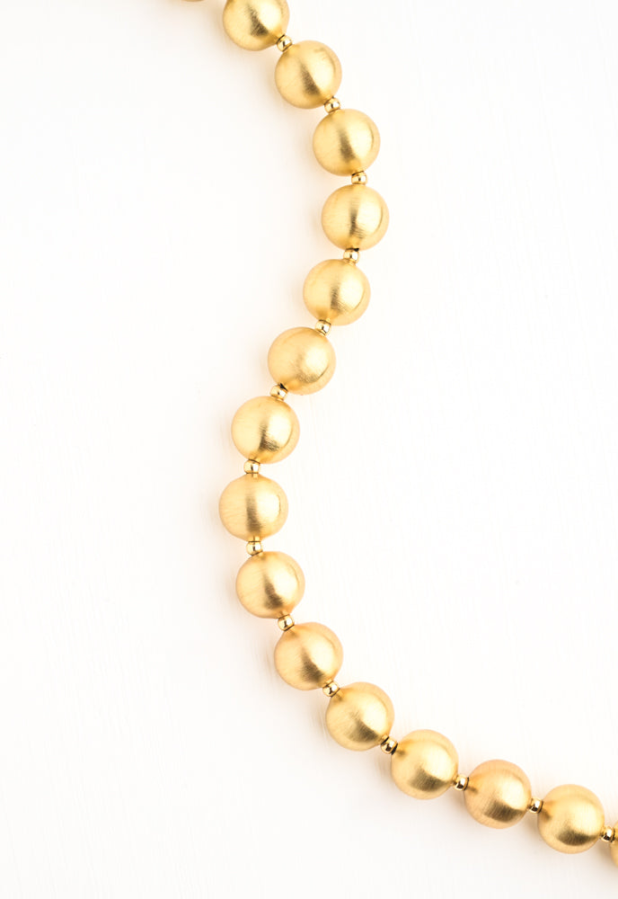 En Vogue Ball Necklace in Gold