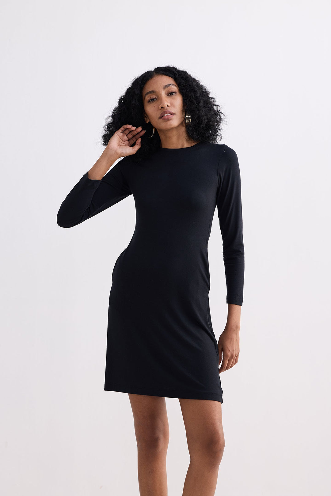 Long Sleeves Fitted Short Dress in Black