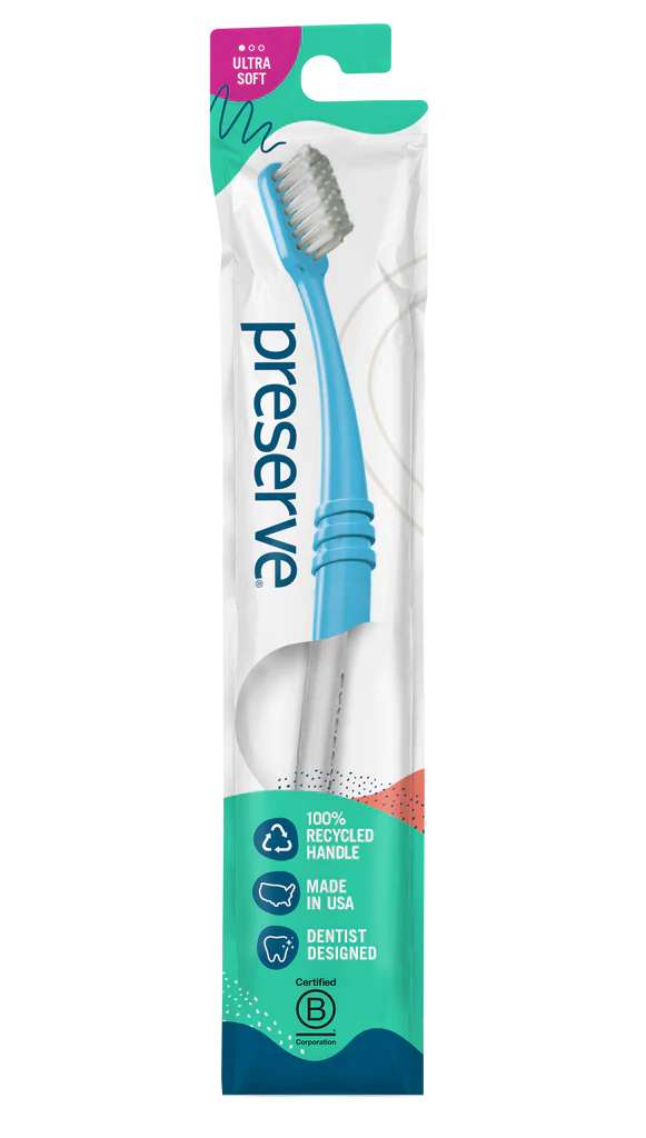 Toothbrush in Lightweight Pouch