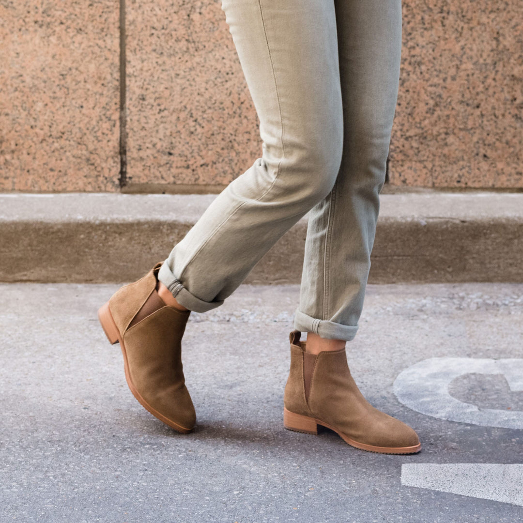 Eva Everyday Chelsea Boot Taupe Suede