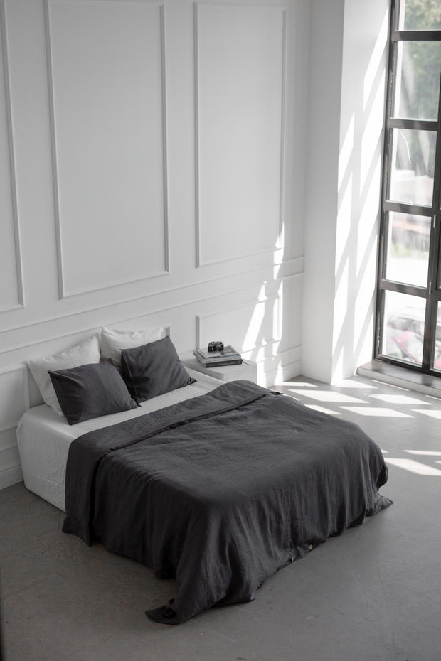 Linen bedding set in Charcoal