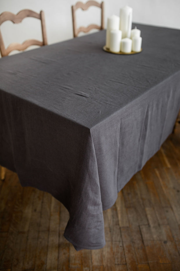 Linen tablecloth in Charcoal