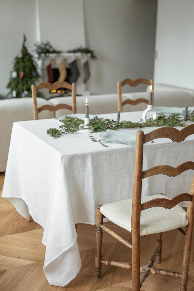 Linen tablecloth in White