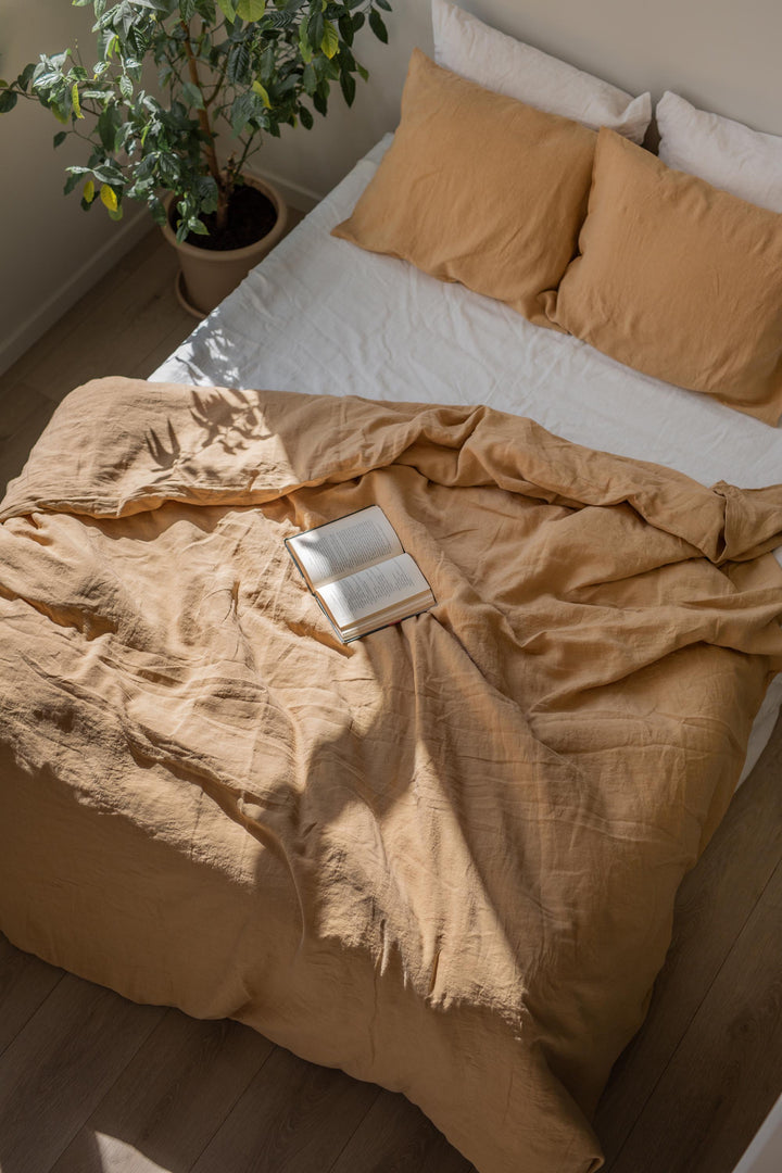 Linen bedding set in Mustard