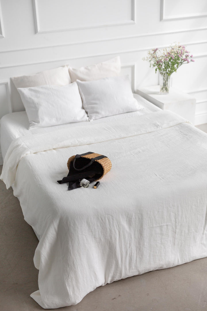 Linen bedding set in White