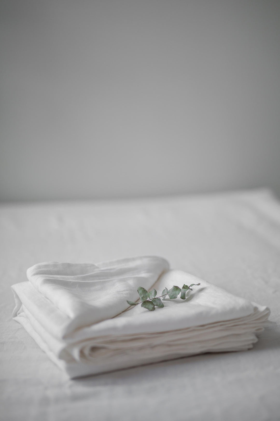 Linen flat sheet in White