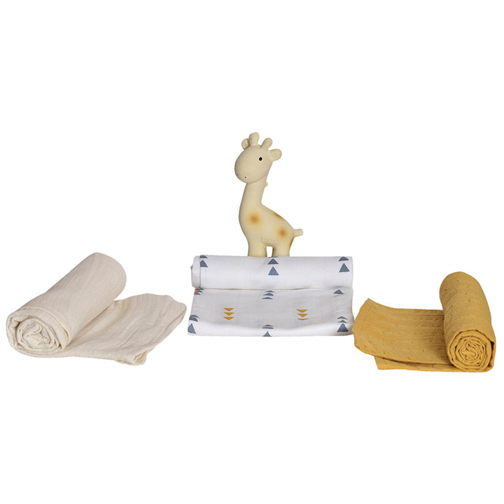 Giraffe Gift Set - Three Muslin Squares with Giraffe Rubber Teether