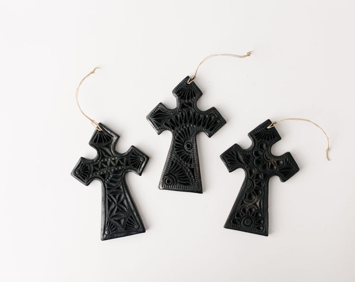 Barro Negro Small Cross