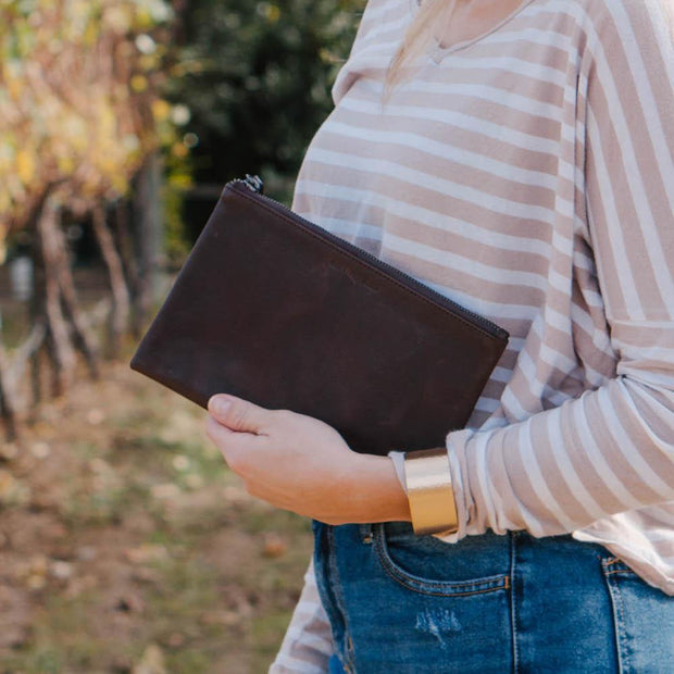 LEATHER CLUTCH BROWN