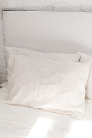 Linen pillowcase in White