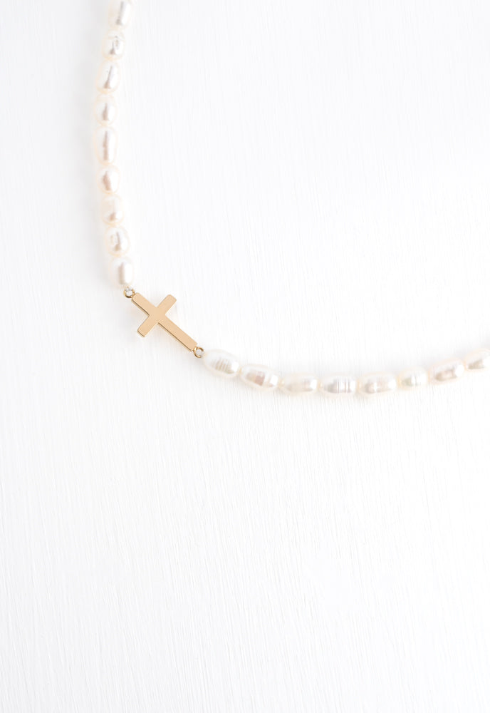 Faithful Pearl Necklace in Gold