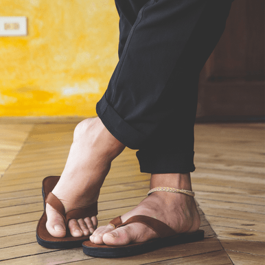 The Novio Men's Leather Flip Flop