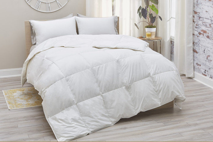 Sateen White Goose Down Comforter