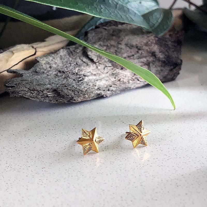 Star Stud Earrings - 18k Gold