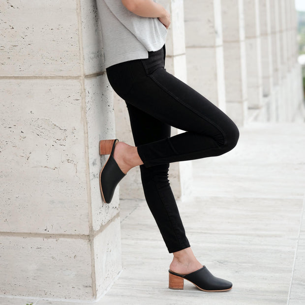All-Day Heeled Mule Black